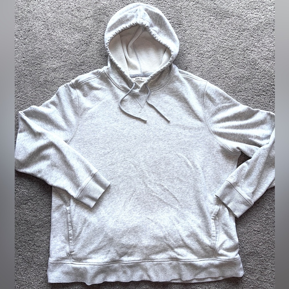 Like New DSG Men's Heathered Gray Hoodie with Two Front Pockets, Size 2XL.